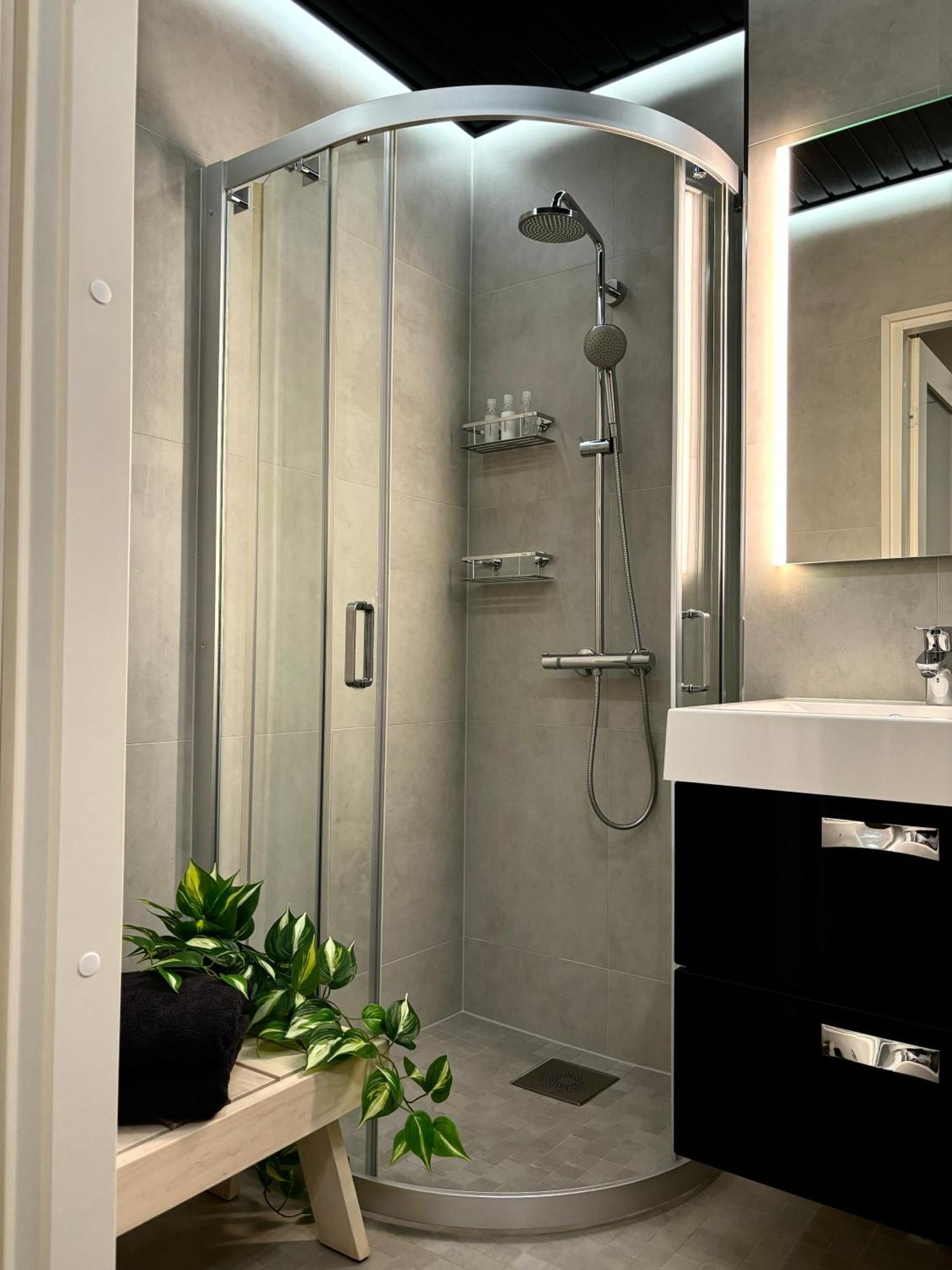 Vartiomaja - Beautiful Apartment Near Arktikum Рованиеми Екстериор снимка